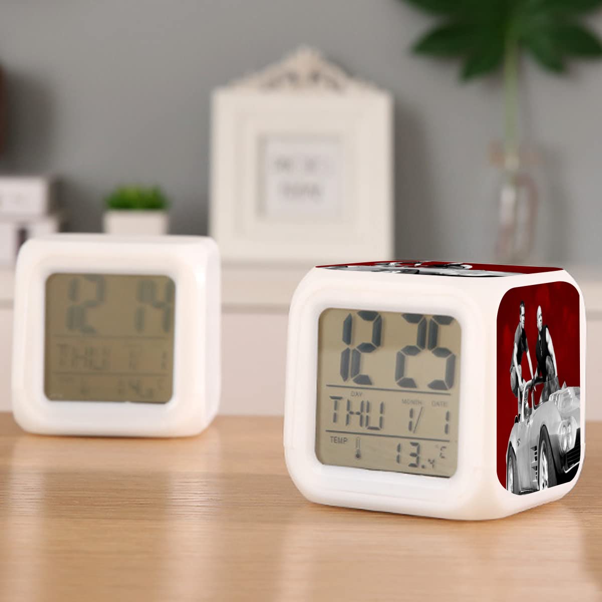 Amazon.co.jp: 目覚まし時計 LEDカラフル ワイルド スピード 目覚まし